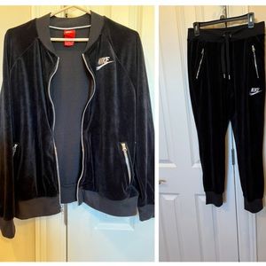 Nike set in large size